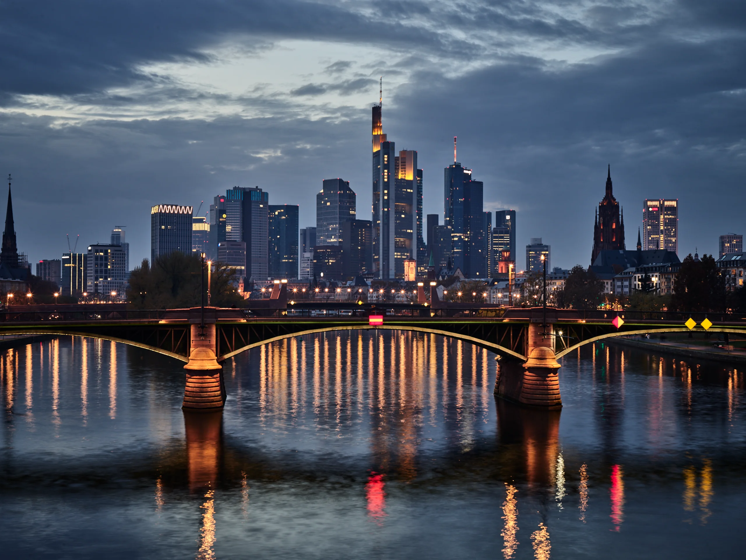 HintergrundImg_Frankfurt1
